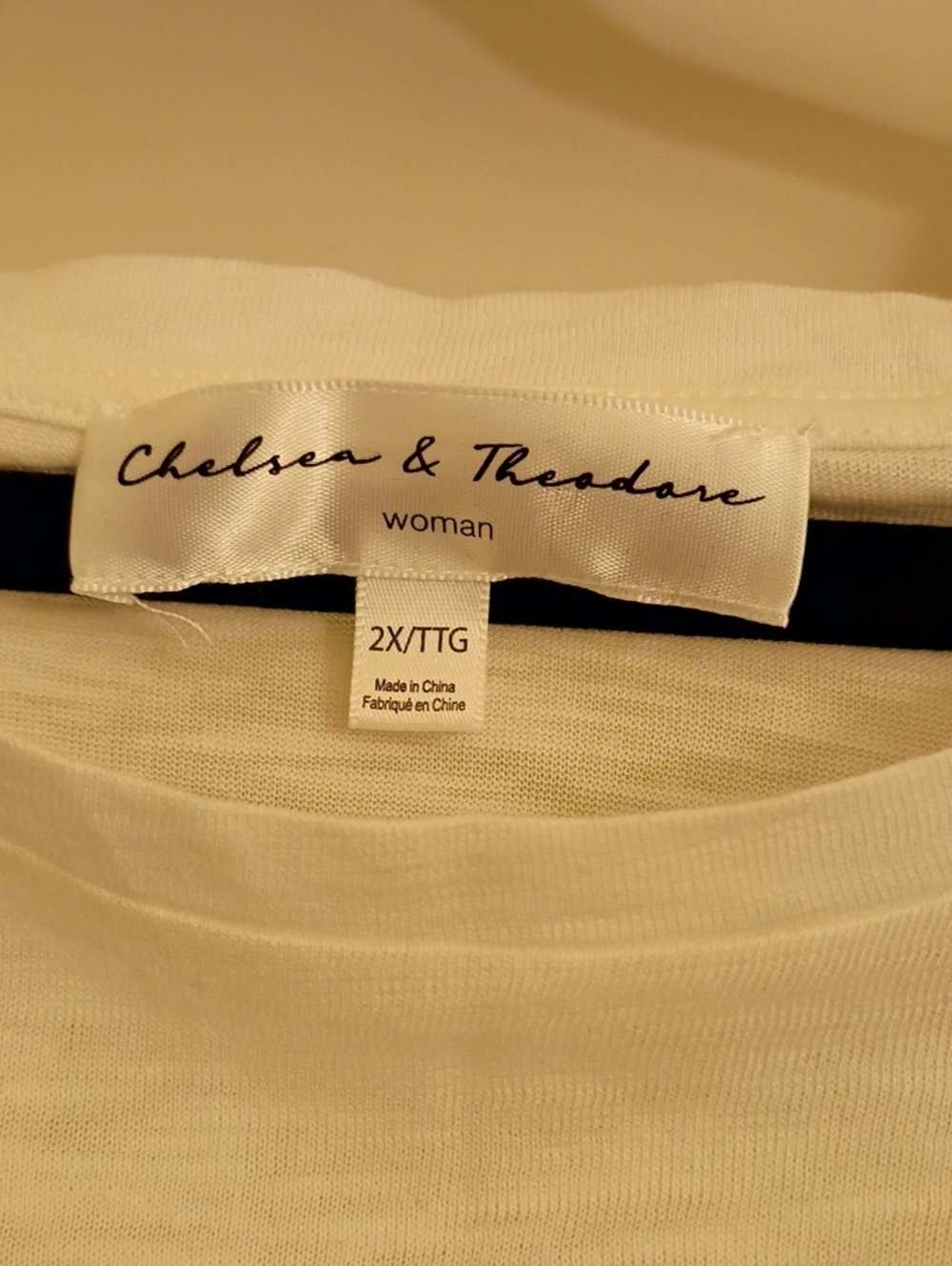 Chelsea & Theodore White Cotton & Modal Top Bundled With Black & White Capris - Picture 3 of 11